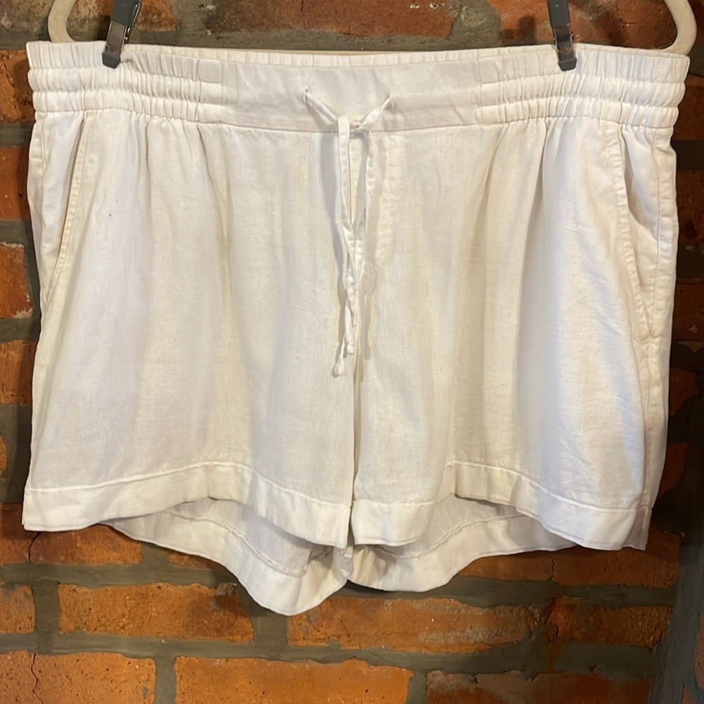 Old Navy White Linen Blend Utility Shorts